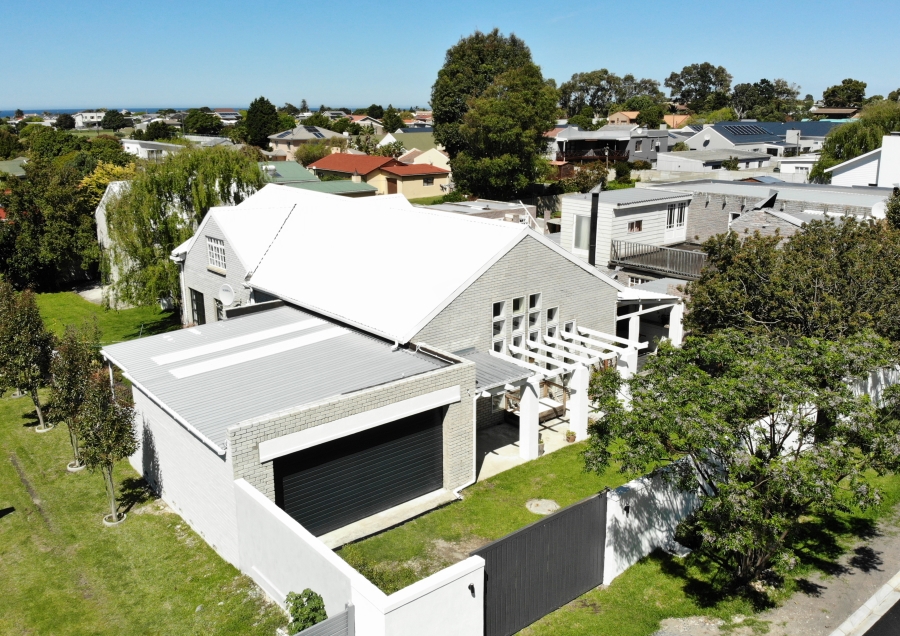 4 Bedroom Property for Sale in Kleinmond Western Cape